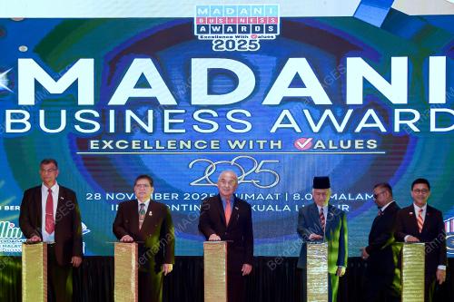 TUN MOHD ALI RUSTAM