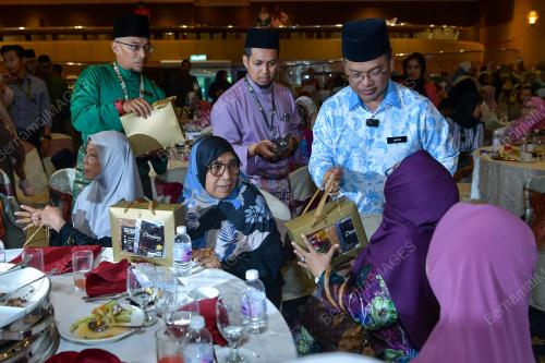 DATUK DR MOHD NA'IM MOKHTAR