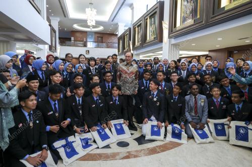DATUK SERI ANWAR IBRAHIM