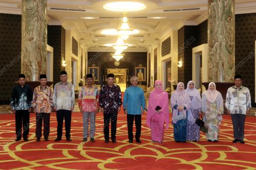 AL-SULTAN ABDULLAH RI'AYATUDDIN AL-MUSTAFA BILLAH SHAH