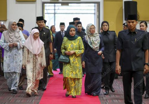 RAJA PERMAISURI AGONG RAJA ZARITH SOFIAH
