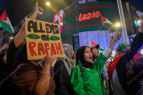 PROTES JALAN-JALAN PALESTIN
