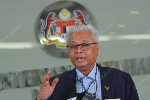 DATUK SERI ISMAIL SABRI YAAKOB 