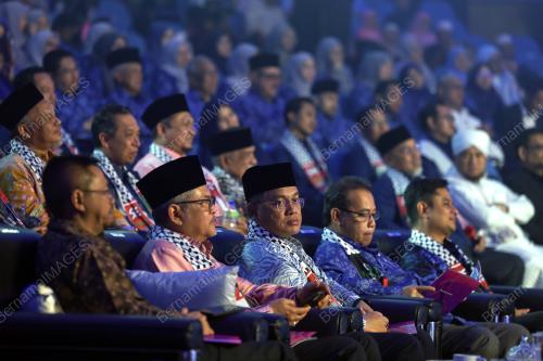 DATUK DR MOHD NA'IM MOKHTAR