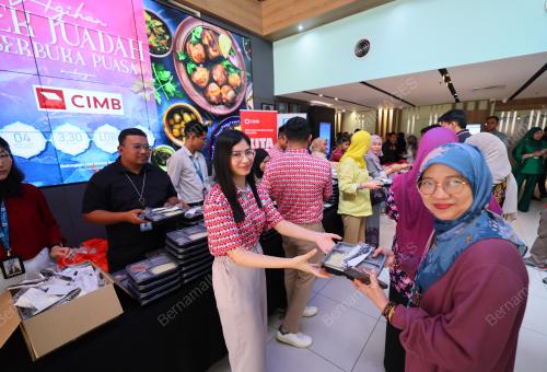 CIMB AGIH JUADAH BERBUKA KEPADA PETUGAS BERNAMA