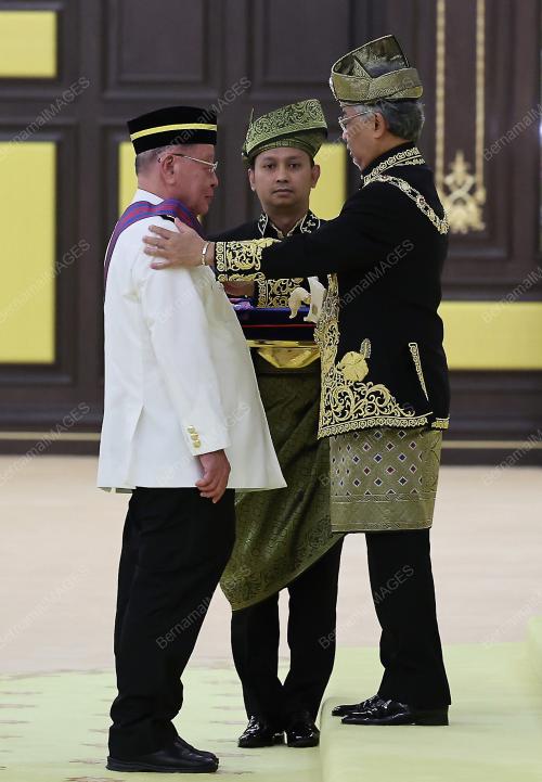 AL-SULTAN ABDULLAH RI'AYATUDDIN AL-MUSTAFA BILLAH SHAH