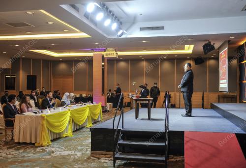 TENGKU AMIR SHAH SULTAN SHARAFUDDIN IDRIS SHAH