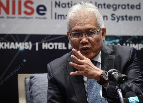 DATUK SERI HAMZAH ZAINUDIN