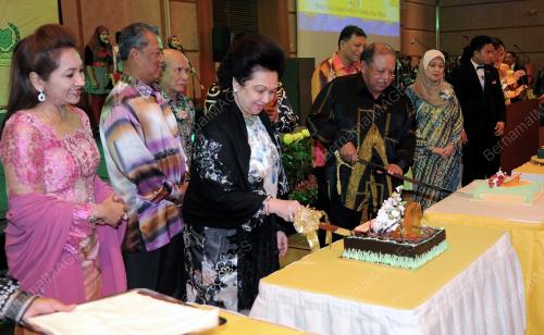 KL58_08062013_TUANKU