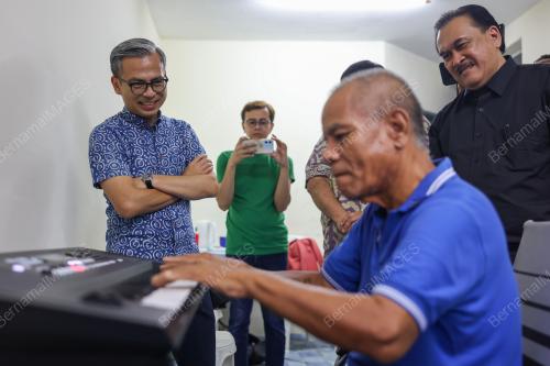 FAHMI FADZIL