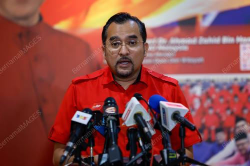 DATUK DR ASYRAF WAJDI DUSUKI
