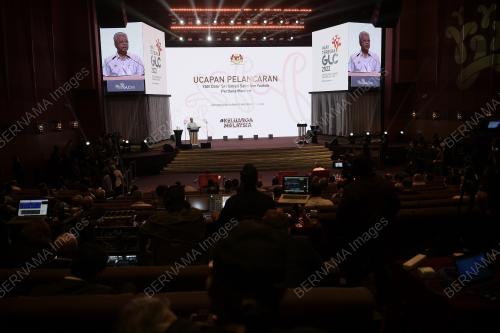 DATUK SERI ISMAIL SABRI YAAKOB
