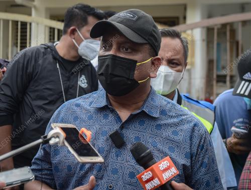 DATUK SERI REEZAL MERICAN NAINA