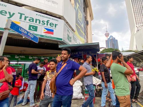 TINJAUAN WARGA ASING JALAN SILANG