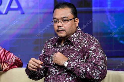 DATUK AZUAN EFFENDY ZAIRAKITHNAINI