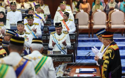 ISTIADAT PEMBUKAAN PENGGAL KEDUA PARLIMEN KE-15