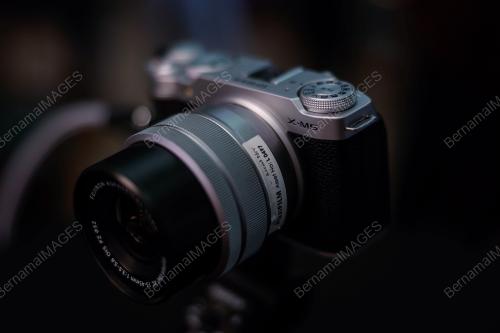 FUJIFILM X-M5