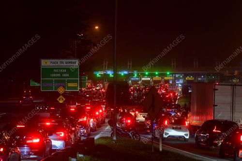 TINJAUAN ALIRAN TRAFIK LEBUHRAYA KARAK