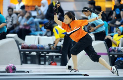 KL58_15032012_BOWLING