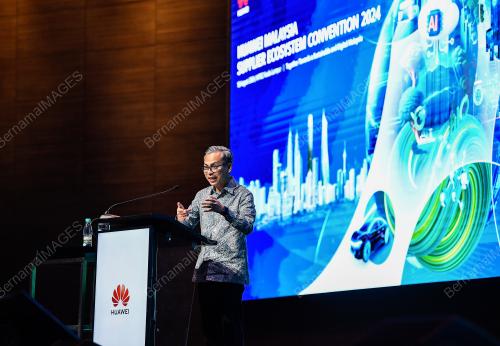 FAHMI FADZIL