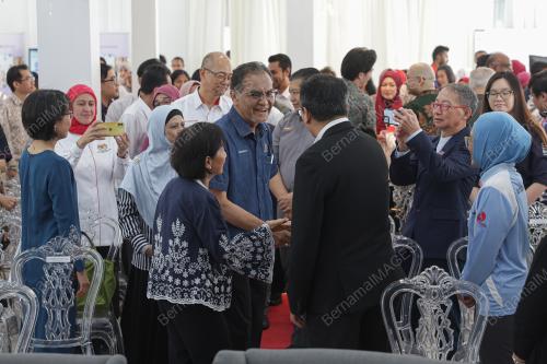 DATUK SERI DR DZULKEFLY AHMAD