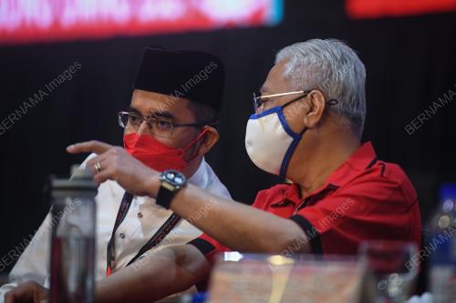 DATUK SERI ISMAIL SABRI YAAKOB