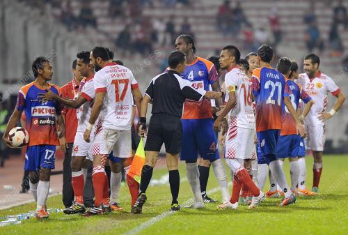 KL58_18022014_BOLASEPAK