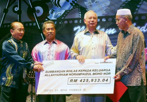 MOHD NAJIB TUN ABDUL RAZAK