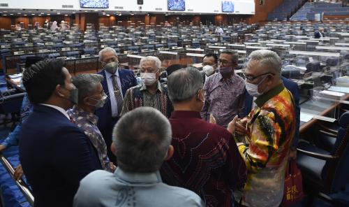DATUK SERI ISMAIL SABRI YAAKOB