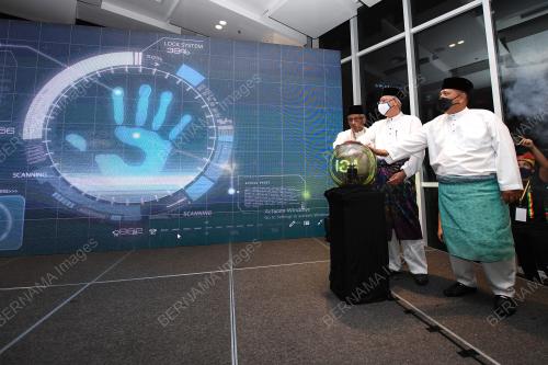 DATUK SERI ISMAIL SABRI YAAKOB