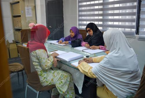 GOLONGAN BUTA YANG CELIK AL-QURAN
