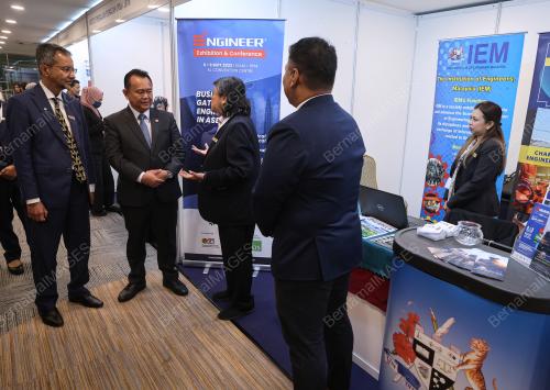 DATUK SERI ALEXANDER NANTA LINGGI