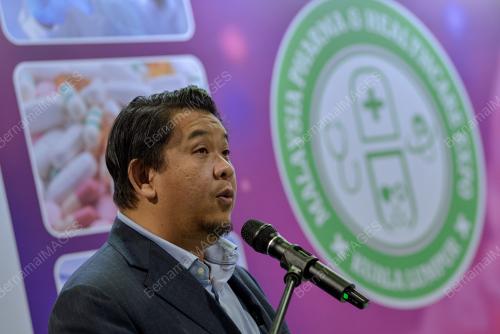 DATUK LUKANISMAN AWANG SAUNI