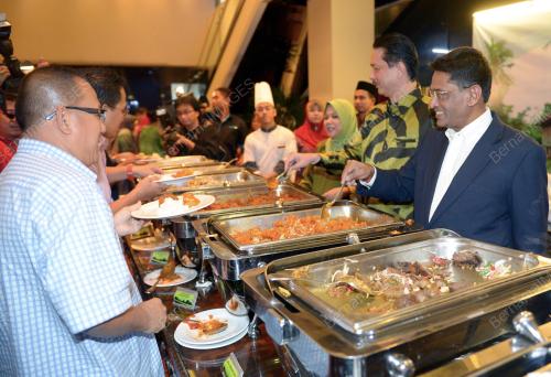 KL58_23072014_BUKA_PUASA
