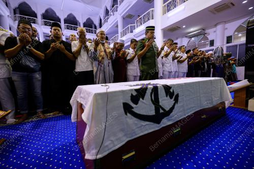 ALLAHYARHAM LT KDR WAN REZAUDEEN KAMAL WAN ZAINAL ABIDIN