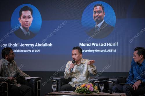 NIK NAZMI NIK AHMAD