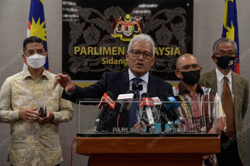 DATUK SERI HAMZAH ZAINUDIN