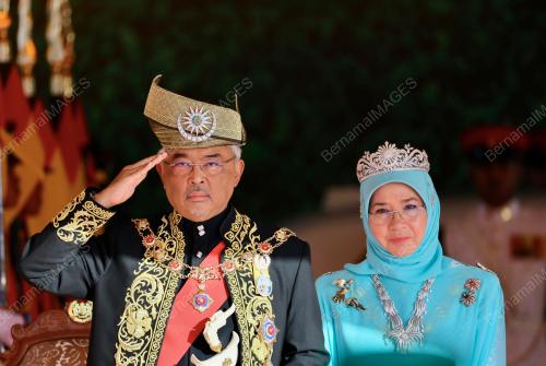 AL-SULTAN ABDULLAH RI'AYATUDDIN AL-MUSTAFA BILLAH SHAH