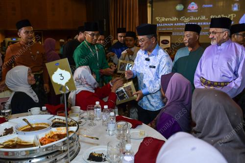 DATUK DR MOHD NA'IM MOKHTAR