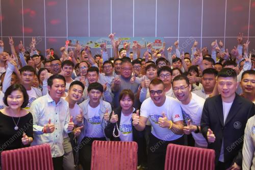 DATUK SERI TIONG KING SING