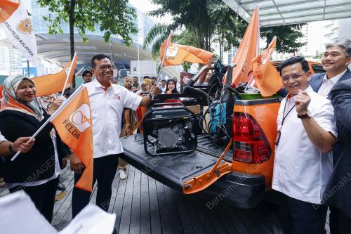 DATUK SERI AHMAD SHABERY CHEEK