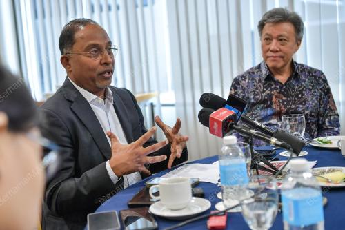 DATUK SERI DR ZAMBRY ABD KADIR