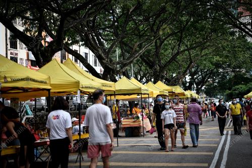 PASAR MALAM BEROPERASI SEMULA KETIKA PKP