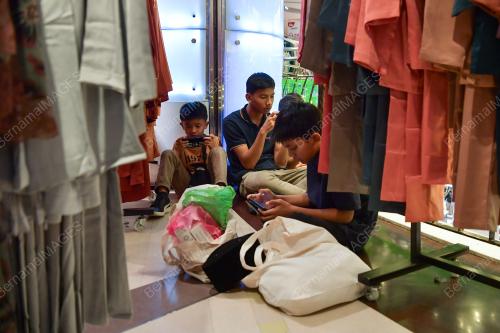TINJAUAN PERSIAPAN RAYA