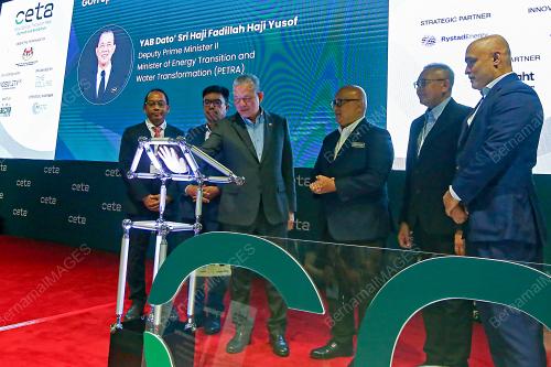 DATUK SERI FADILLAH YUSOF