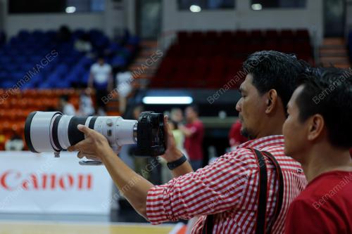 PENGENALAN ESKLUSIF CAMERA CANON EOS R1