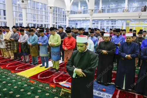 AL-SULTAN ABDULLAH RI'AYATUDDIN AL-MUSTAFA BILLAH SHAH