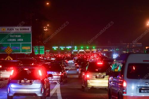 TINJAUAN ALIRAN TRAFIK LEBUHRAYA KARAK