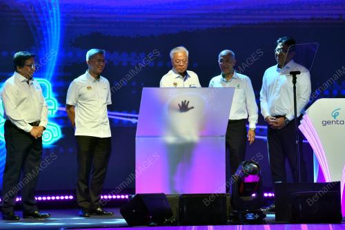 DATUK SERI ISMAIL SABRI YAAKOB