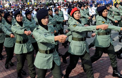 PERAJURIT MUDA WANITA